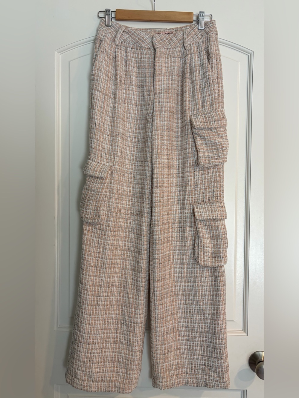 Bailey Rose Wide-Leg Plaid Cargo Trousers in Neutral Beige Size small